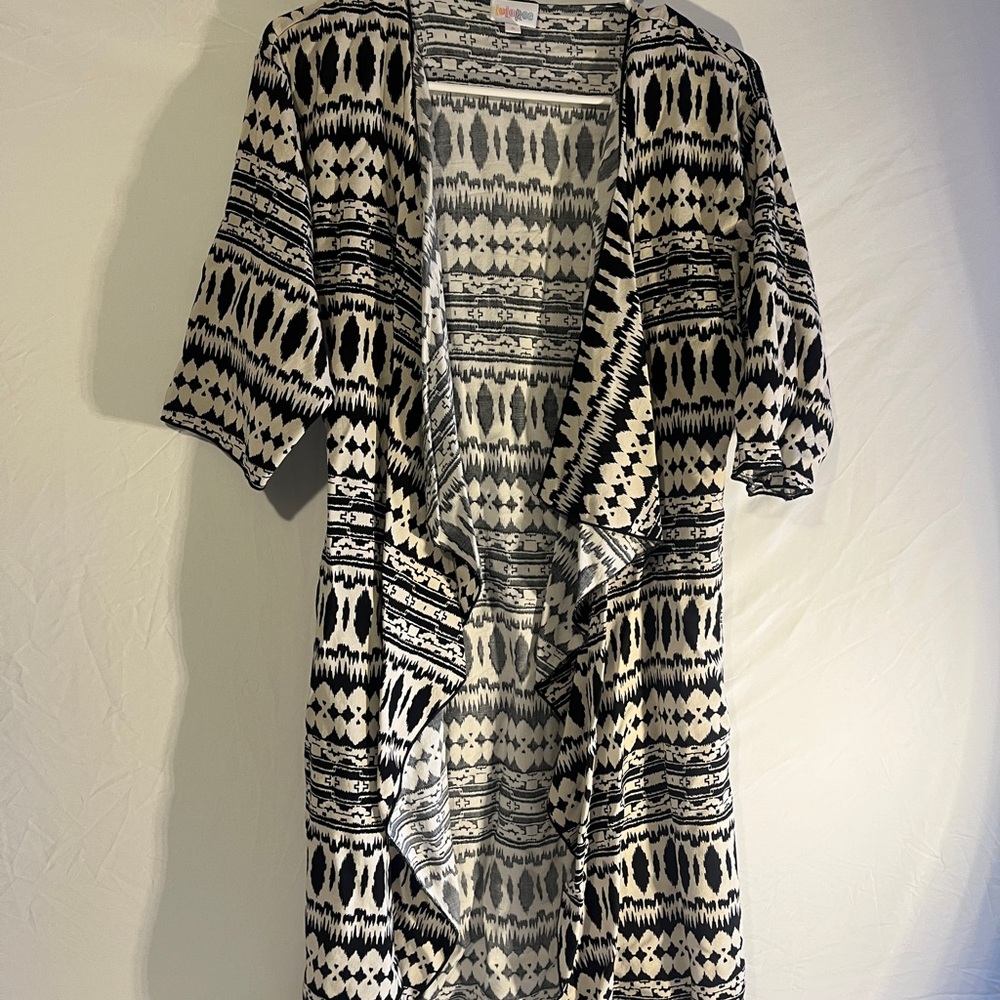 LuLaRoe Black and White Patterned Kimono
